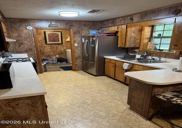 Photo 4 of Single family home for sale at 102 Chatwin St, Kosciusko, MS 39090 | MLS# 4157895 | Listing updated on 2026-09-03