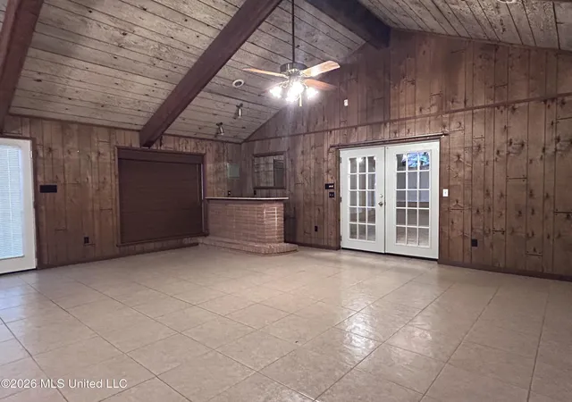 Photo 3 of Single family home for sale at 209 S Loftin St, Picayune, MS 39466 | MLS# 4158040 | Listing updated on 2026-09-25