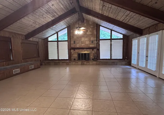 Photo 4 of Single family home for sale at 209 S Loftin St, Picayune, MS 39466 | MLS# 4158040 | Listing updated on 2026-09-25