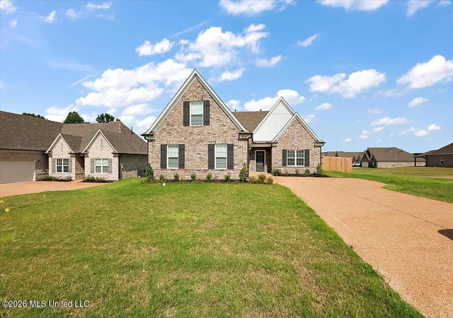 Photo 4 of Sale Pending at 8960 Acorn Ln, Southaven, MS 38672 | MLS# 4157945 | Listing updated on 2026-08-24