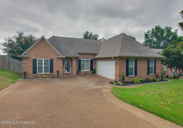 Photo 1 of Sale Pending at 1965 Pecan Ln, Southaven, MS 38671 | MLS# 4157908 | Listing updated on 2026-08-24