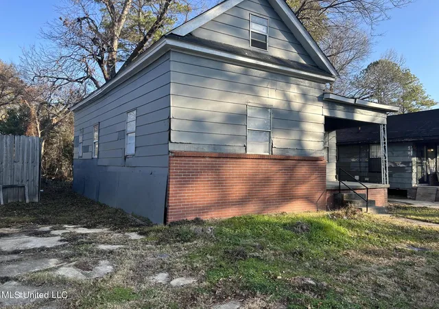 Photo 1 of Single family home for sale at 450 Derrick St, Jackson, MS 39203 | MLS# 4157936 | Listing updated on 2026-08-03
