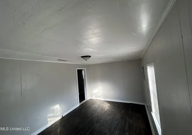 Photo 2 of Single family home for sale at 450 Derrick St, Jackson, MS 39203 | MLS# 4157936 | Listing updated on 2026-08-03
