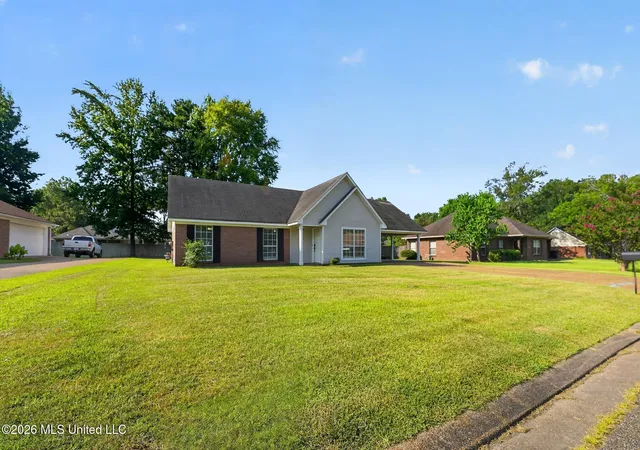 Photo 3 of Single family home for sale at 215 Sundance Cir, Richland, MS 39218 | MLS# 4158031 | Listing updated on 2026-08-04