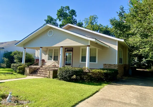 Photo 2 of Single family home for sale at 107 Pearl St, Crystal Springs, MS 39059 | MLS# 4160859 | Listing updated on 2026-08-29