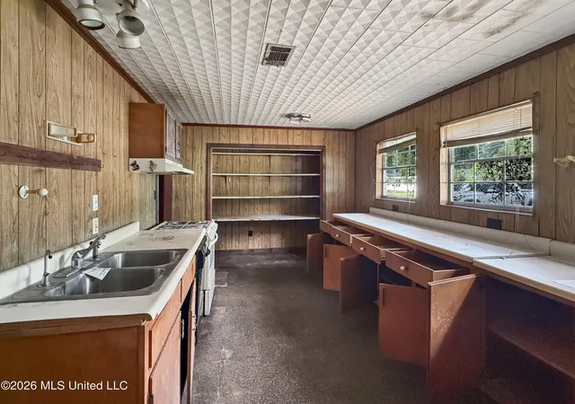 Photo 3 of Single family home for sale at 500 Pine St, Picayune, MS 39466 | MLS# 4157963 | Listing updated on 2026-09-16