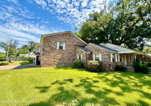 Photo 2 of Single family home for sale at 701 E Georgetown St, Crystal Springs, MS 39059 | MLS# 4158612 | Listing updated on 2026-08-08