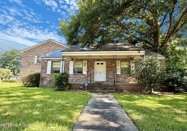 Photo 3 of Single family home for sale at 701 E Georgetown St, Crystal Springs, MS 39059 | MLS# 4158612 | Listing updated on 2026-08-08