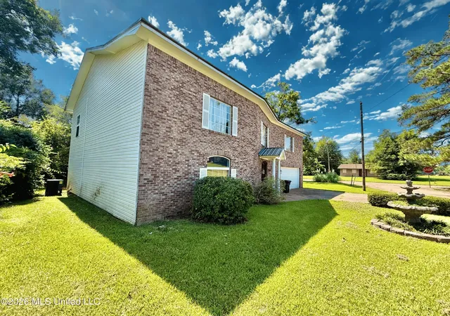 Photo 3 of Single family home for sale at 701 E Georgetown St, Crystal Springs, MS 39059 | MLS# 4158612 | Listing updated on 2026-08-08