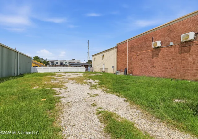 Photo 4 of Multi family home for sale at 100 Elizabeth St, Picayune, MS 39466 | MLS# 4157991 | Listing updated on 2026-08-16
