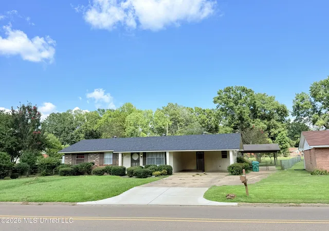Photo 1 of Sale Pending at 1584 Vance Rd, Grenada, MS 38901 | MLS# 4158128 | Listing updated on 2026-08-25