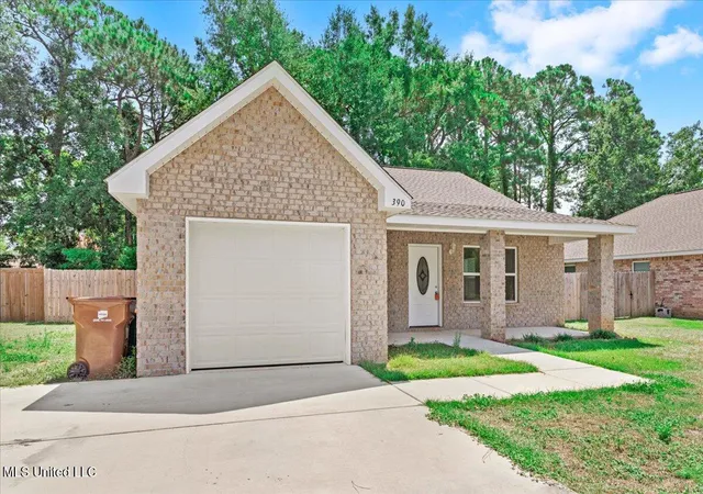 Photo 3 of Sale Pending at 390 Rosalie Maria Dr, Biloxi, MS 39531 | MLS# 4157996 | Listing updated on 2026-08-21