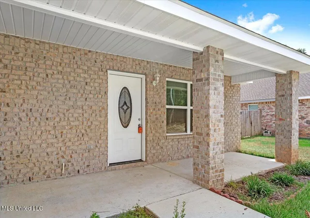 Photo 3 of Sale Pending at 390 Rosalie Maria Dr, Biloxi, MS 39531 | MLS# 4157996 | Listing updated on 2026-08-21