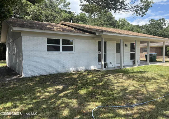 Photo 3 of Single family home for sale at 4219 Martha Ct, Pascagoula, MS 39581 | MLS# 4158012 | Listing updated on 2026-09-08