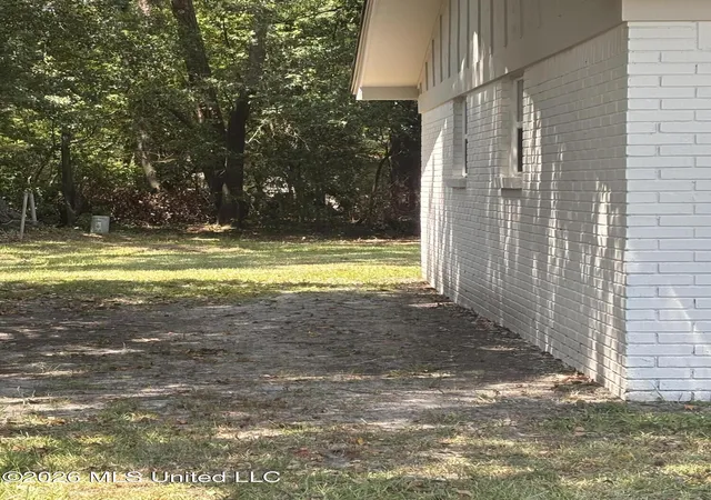 Photo 3 of Single family home for sale at 4219 Martha Ct, Pascagoula, MS 39581 | MLS# 4158012 | Listing updated on 2026-09-08