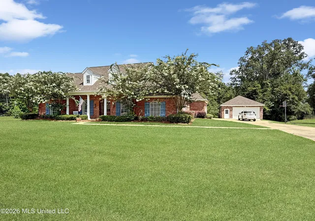 Photo 2 of Single family home for sale at 1010 Longwood Pl, Pearl, MS 39208 | MLS# 4158220 | Listing updated on 2026-09-22