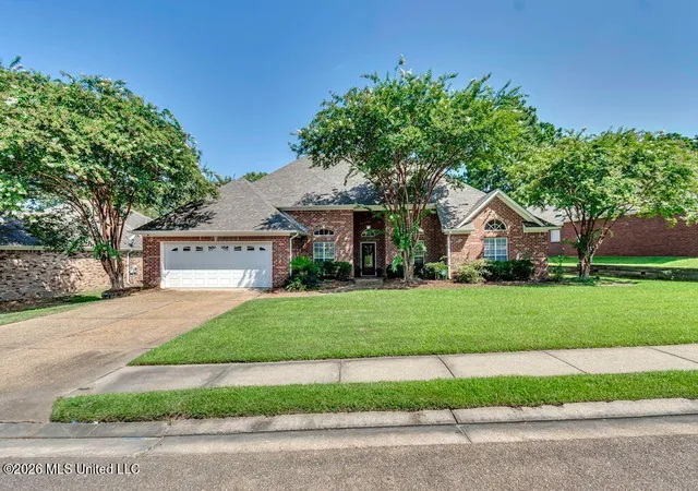 Photo 3 of Sale Pending at 174 Woodlands Glen Cir, Brandon, MS 39047 | MLS# 4158431 | Listing updated on 2026-09-05