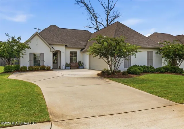 Photo 1 of Sale Pending at 105 Shore View Dr, Madison, MS 39110 | MLS# 4158091 | Listing updated on 2026-08-18