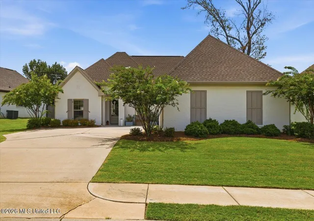 Photo 2 of Sale Pending at 105 Shore View Dr, Madison, MS 39110 | MLS# 4158091 | Listing updated on 2026-08-18