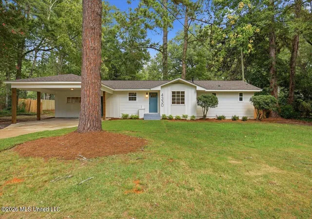 Photo 3 of Single family home for sale at 4330 Manhassett Dr, Jackson, MS 39211 | MLS# 4158054 | Listing updated on 2026-08-09