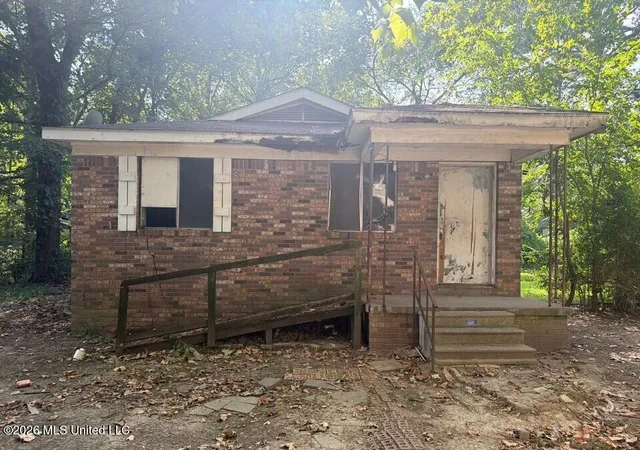 Photo 1 of Single family home for sale at 453 Main St, Canton, MS 39046 | MLS# 4158056 | Listing updated on 2026-08-28