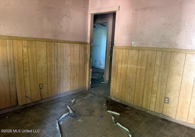 Photo 3 of Single family home for sale at 453 Main St, Canton, MS 39046 | MLS# 4158056 | Listing updated on 2026-10-06