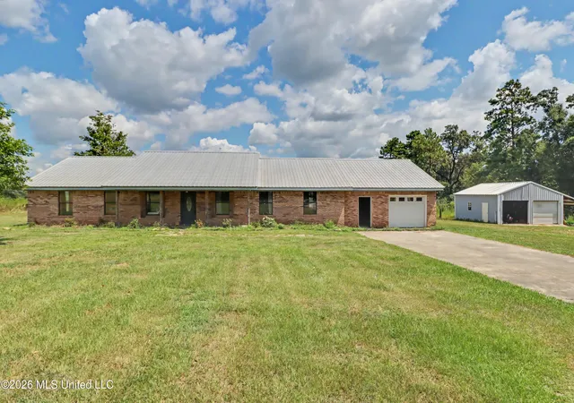 Photo 1 of Sale Pending at 116 Levi Bryant Rd, Lumberton, MS 39455 | MLS# 4158073 | Listing updated on 2026-09-13