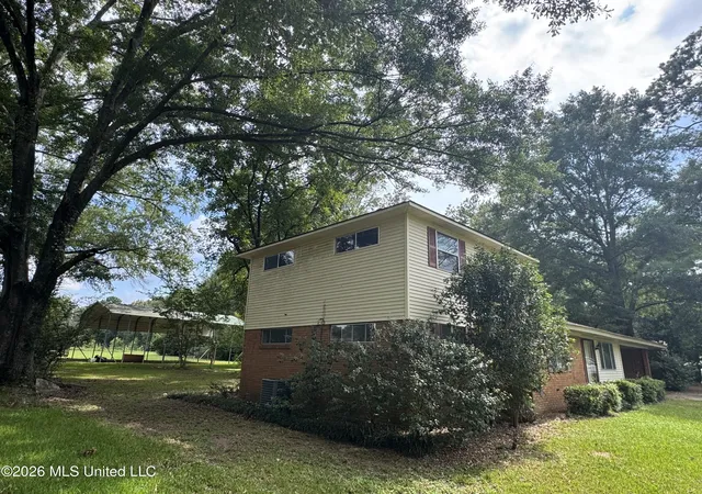 Photo 2 of Single family home for sale at 724 Norwood Ave, Monticello, MS 39654 | MLS# 4158072 | Listing updated on 2026-08-14
