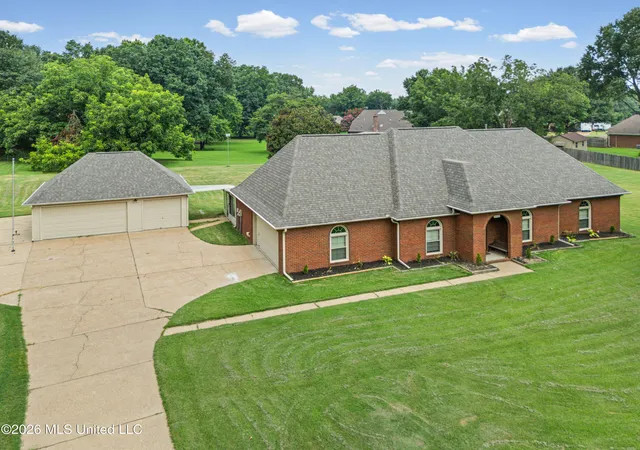 Photo 1 of Single family home for sale at 8805 Dove Hl Dr, Olive Branch, MS 38654 | MLS# 4158203 | Listing updated on 2026-09-14