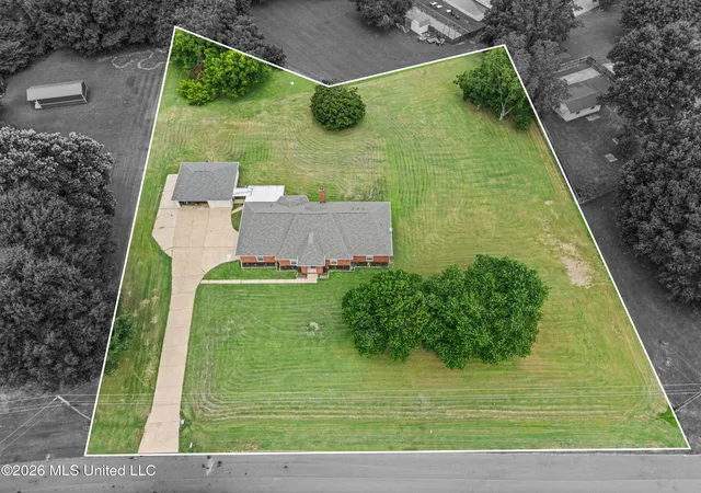 Photo 4 of Single family home for sale at 8805 Dove Hl Dr, Olive Branch, MS 38654 | MLS# 4158203 | Listing updated on 2026-09-14