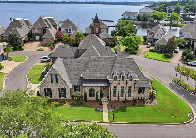 Photo 1 of Sale Pending at 103 Summers Ln, Ridgeland, MS 39157 | MLS# 4158124 | Listing updated on 2026-09-03