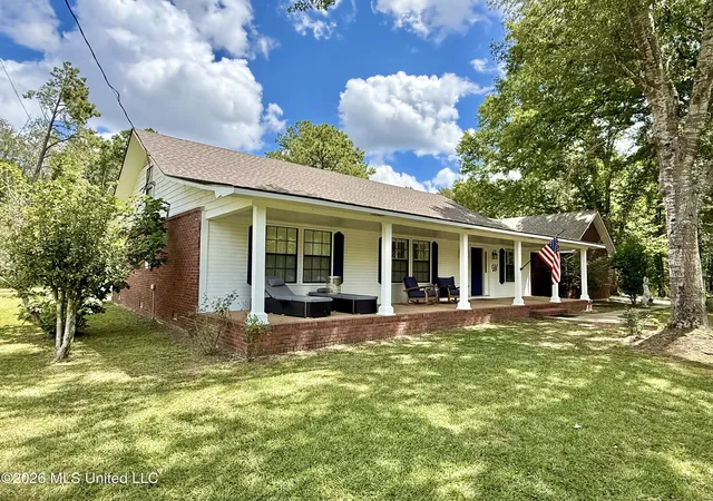 Photo 3 of Single family home for sale at 2078 Upton Rd, Crystal Springs, MS 39059 | MLS# 4159738 | Listing updated on 2026-10-08