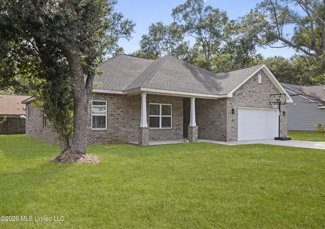 Photo 3 of Single family home for sale at 617 Peach St, Ocean Springs, MS 39564 | MLS# 4158477 | Listing updated on 2026-08-16