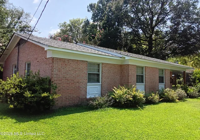 Photo 3 of Sale Pending at 302 Youngblood St, Indianola, MS 38751 | MLS# 4158093 | Listing updated on 2026-09-03