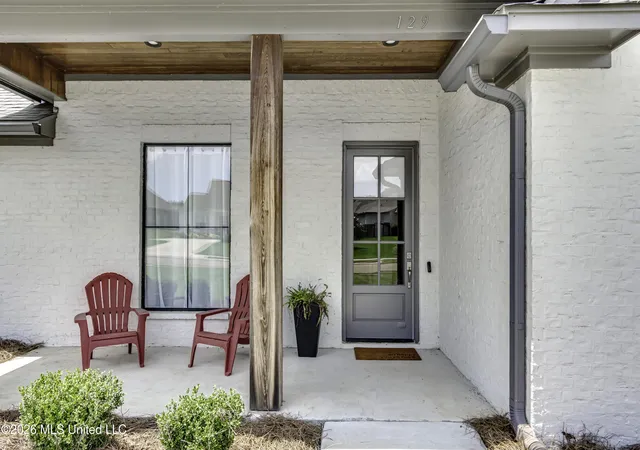 Photo 1 of Single family home for sale at 129 Camden Pointe, Madison, MS 39110 | MLS# 4158122 | Listing updated on 2026-08-05