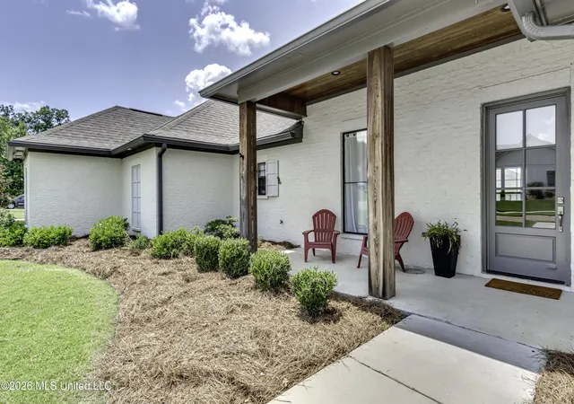 Photo 2 of Single family home for sale at 129 Camden Pointe, Madison, MS 39110 | MLS# 4158122 | Listing updated on 2026-08-05