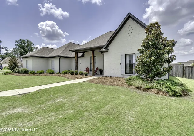 Photo 3 of Single family home for sale at 129 Camden Pointe, Madison, MS 39110 | MLS# 4158122 | Listing updated on 2026-08-05