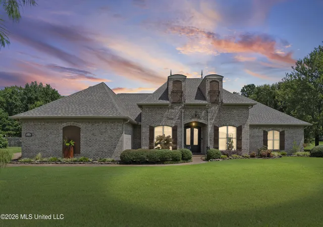 Photo 1 of Sale Pending at 2634 Fountain Gate Dr, Hernando, MS 38632 | MLS# 4158217 | Listing updated on 2026-09-07
