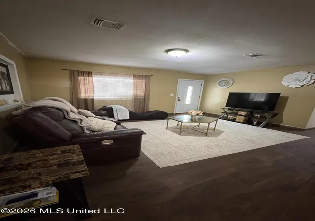 3rd image of 800 S Main St, New Augusta, MS 39462 | MLS# 4158860