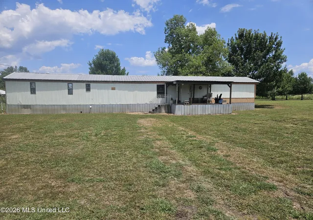 Photo 1 of Sale Pending at 112 E Cottondale Ct, Vidalia, LA 71373 | MLS# 4158141 | Listing updated on 2026-08-24
