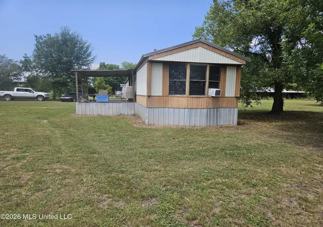 Photo 3 of Sale Pending at 112 E Cottondale Ct, Vidalia, LA 71373 | MLS# 4158141 | Listing updated on 2026-08-24