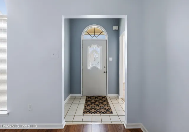 Photo 3 of Sale Pending at 12749 Fox Run Dr, Olive Branch, MS 38654 | MLS# 4159132 | Listing updated on 2026-08-29