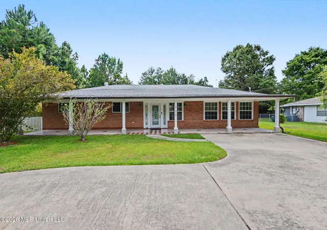 Photo 1 of Single family home for sale at 705 Saint Joseph St, Waveland, MS 39576 | MLS# 4158725 | Listing updated on 2026-08-29