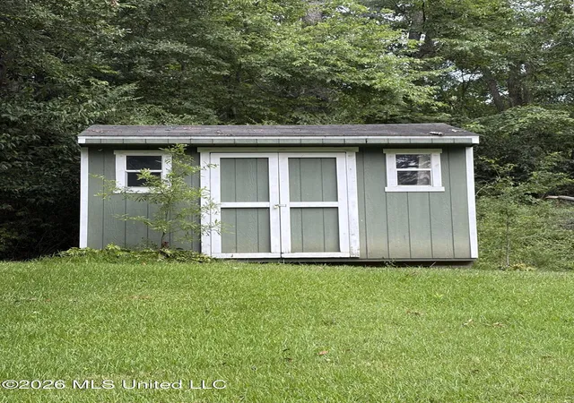 2nd image of 806 Crestview Dr, Yazoo City, MS 39194 | MLS# 4158157