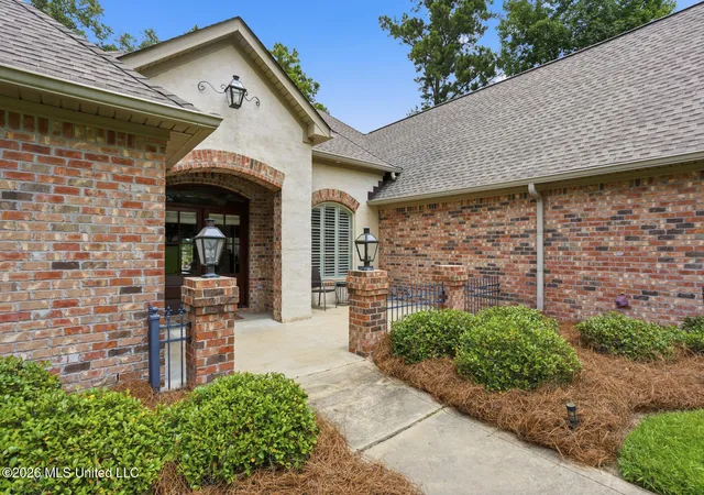 Photo 3 of Sale Pending at 126 Ashbrooke Trl, Madison, MS 39110 | MLS# 4158170 | Listing updated on 2026-09-05