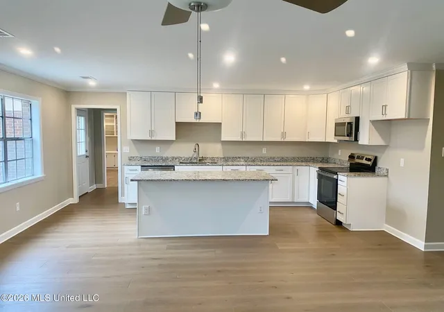 2nd image of 1736 S Pear Ln, Greenville, MS 38703 | MLS# 4158176