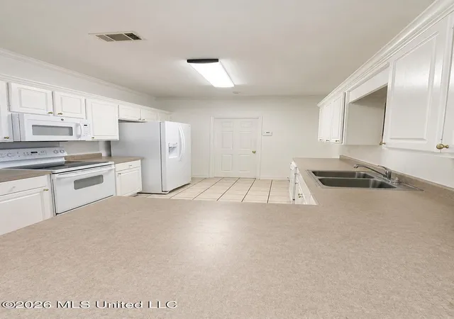 Photo 4 of Single family home for sale at 221 Jacks Pl, Brandon, MS 39047 | MLS# 4158240 | Listing updated on 2026-09-12