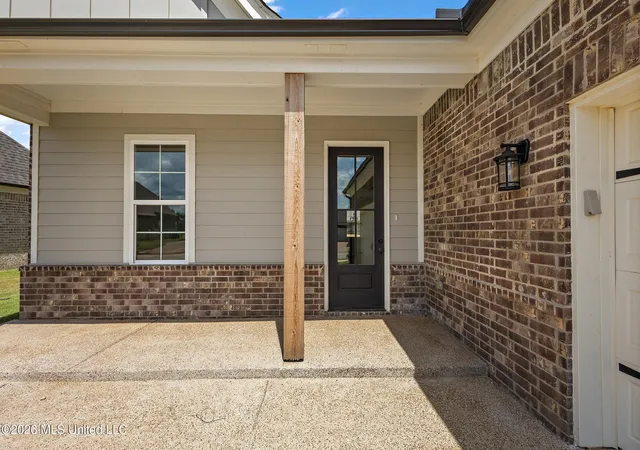 Photo 4 of Single family home for sale at 907 Coahoma Ct, Nesbit, MS 38651 | MLS# 4158202 | Listing updated on 2026-10-27