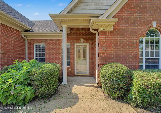 Photo 3 of Single family home for sale at 816 Cardinal Ln, Hernando, MS 38632 | MLS# 4158260 | Listing updated on 2026-09-05
