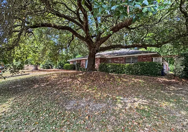 Photo 1 of Sale Pending at 155 Homochitto St, Natchez, MS 39120 | MLS# 4158165 | Listing updated on 2026-08-28